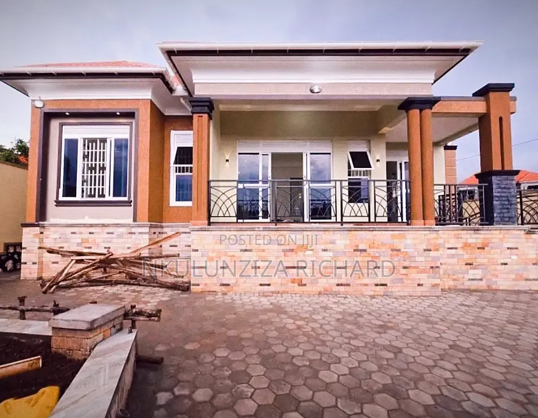 4bdrm Bungalow in Kira Nsasa for sale
