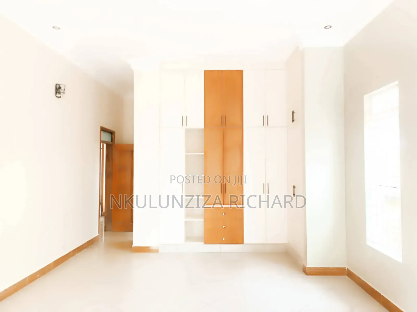 4bdrm Bungalow in Kira Nsasa for sale