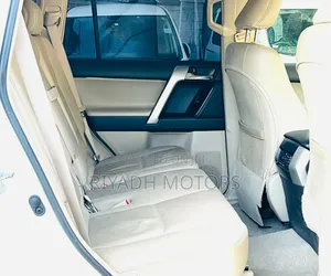 Toyota Land Cruiser Prado 2011 White