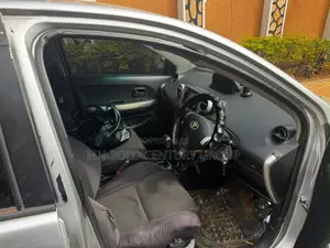 Toyota IST 2002 Silver