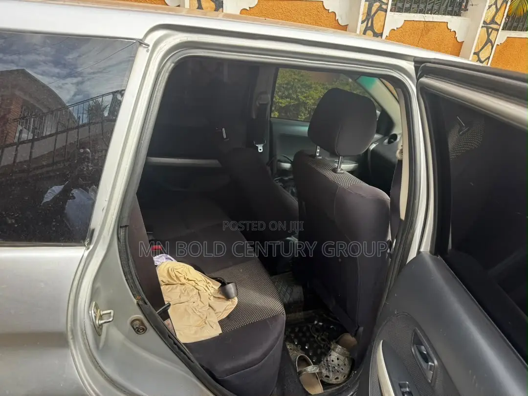 Toyota IST 2002 Silver