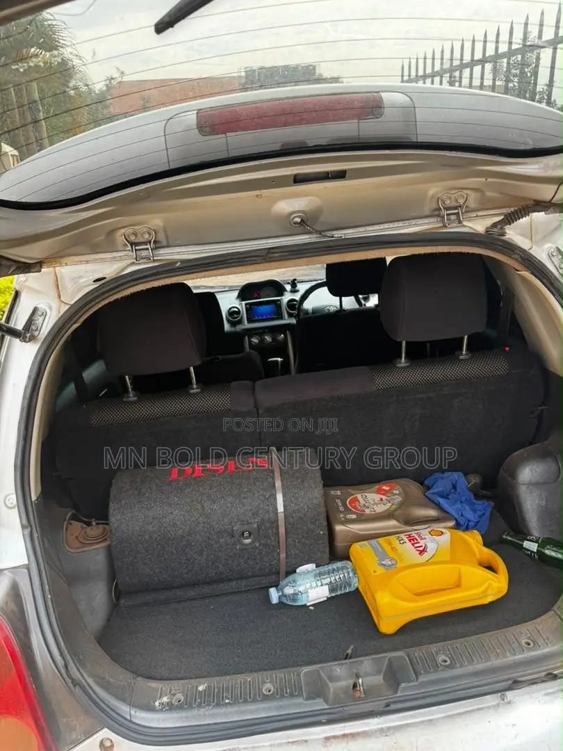 Toyota IST 2002 Silver