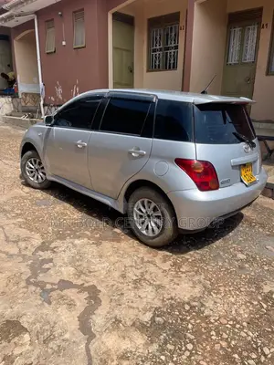 Toyota IST 2002 Silver