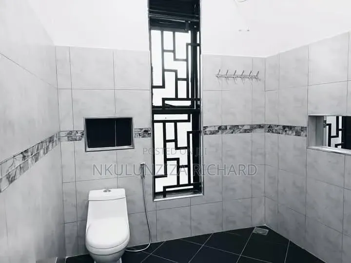3bdrm Bungalow in Kira Kitukutwe for sale
