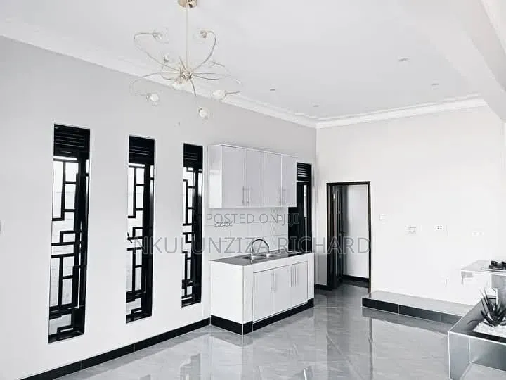 3bdrm Bungalow in Kira Kitukutwe for sale