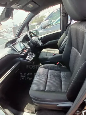 Toyota Noah 2.0 AWD (8 Seater) 2017 Black