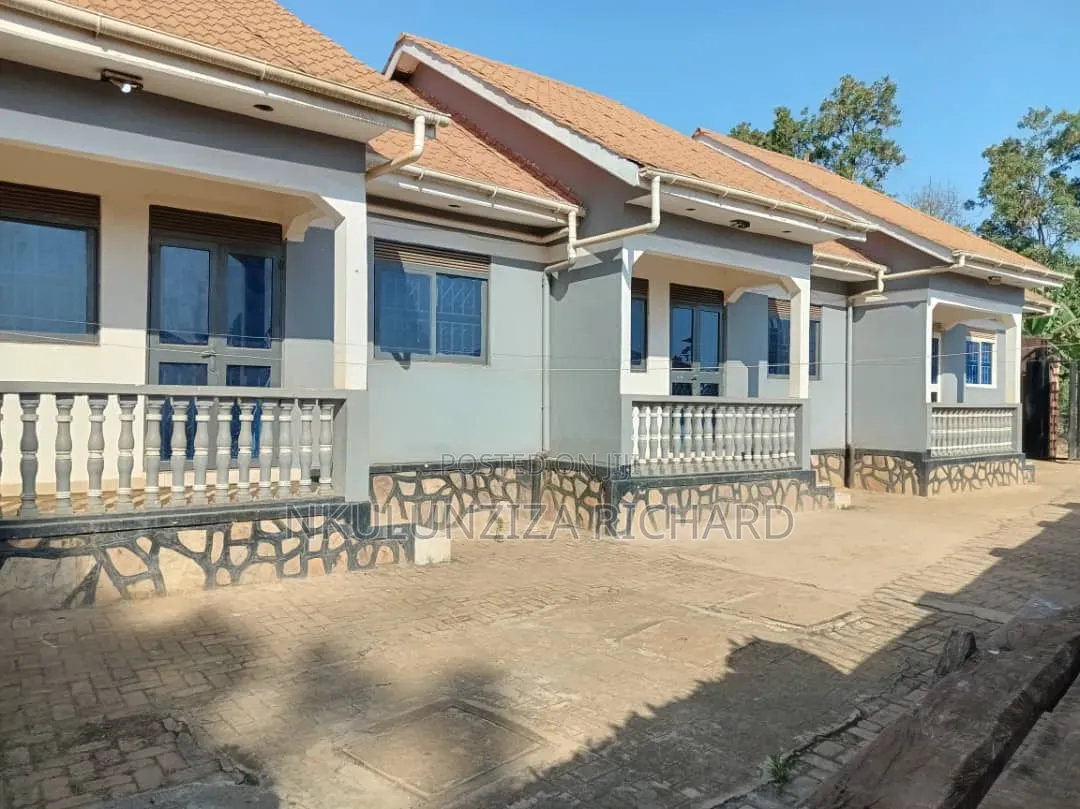 2bdrm Bungalow in Seeta Bajjo, Goma for sale
