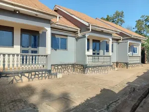 2bdrm Bungalow in Seeta Bajjo, Goma for sale