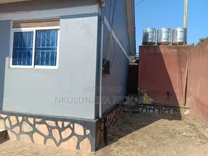 2bdrm Bungalow in Seeta Bajjo, Goma for sale