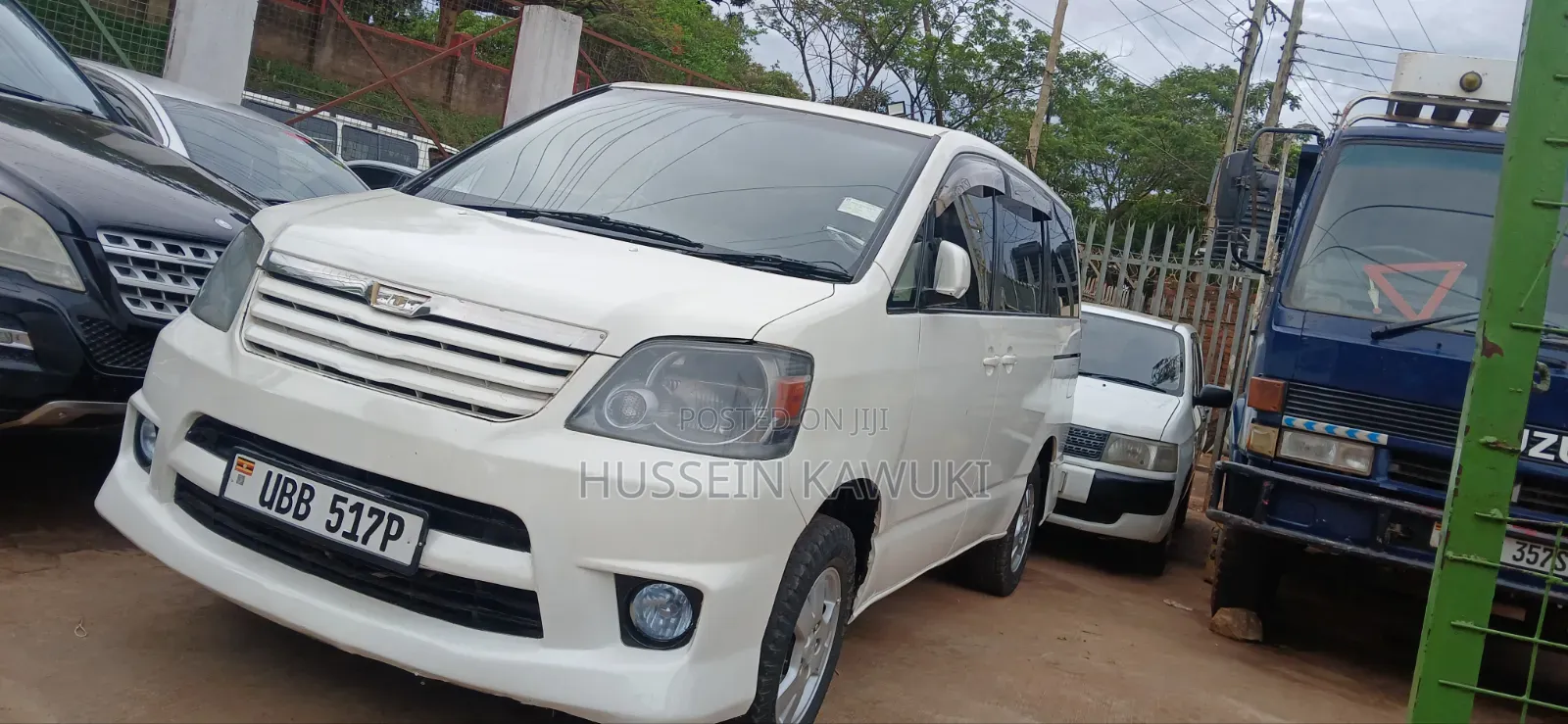 Toyota Noah 2005 White