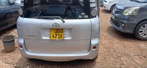 Toyota Sienta 2006 Silver