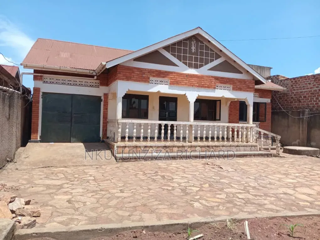 4bdrm Bungalow in Kireka Kamuli Road, Kira for sale