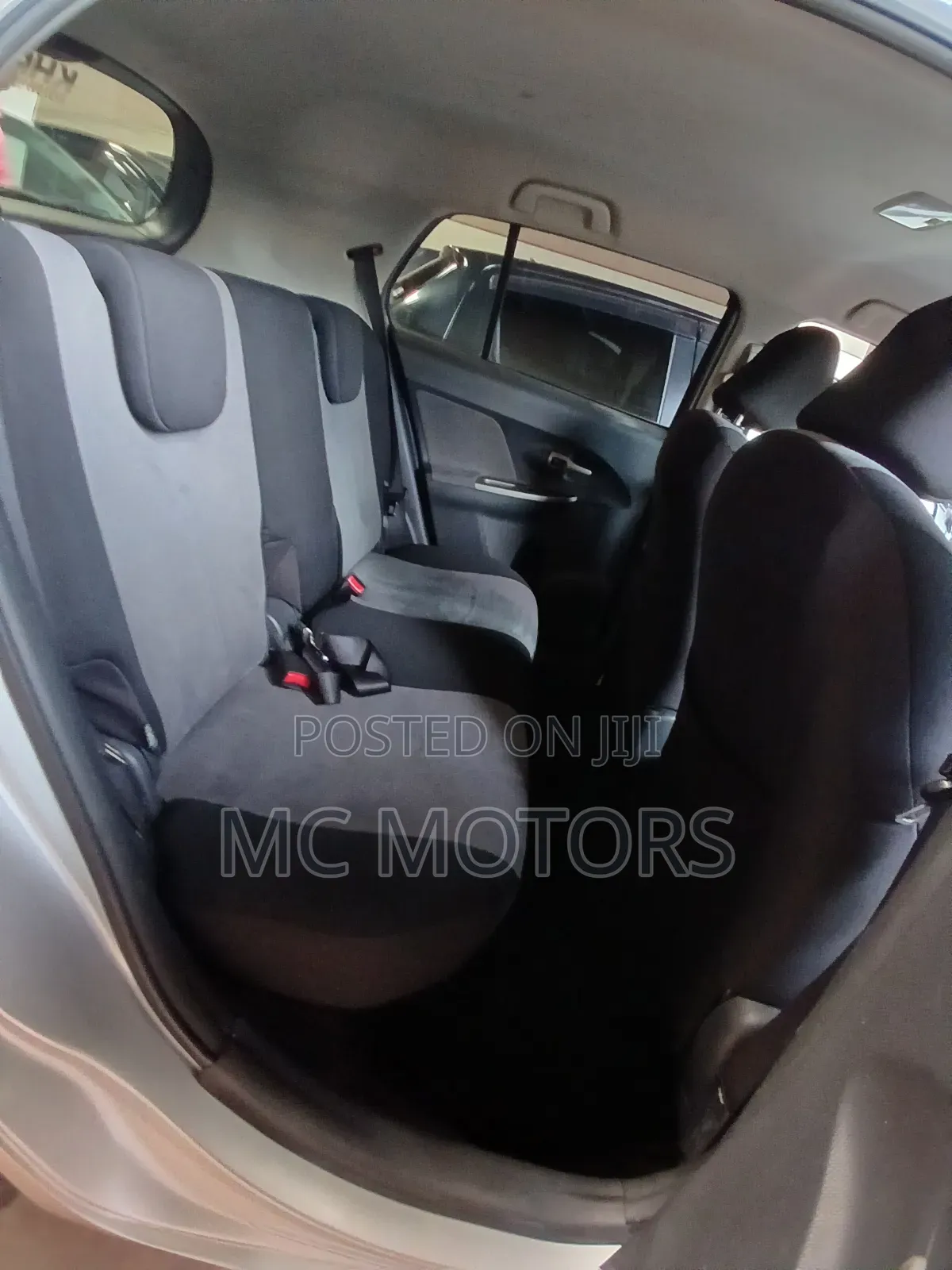 Toyota IST 2012 Silver
