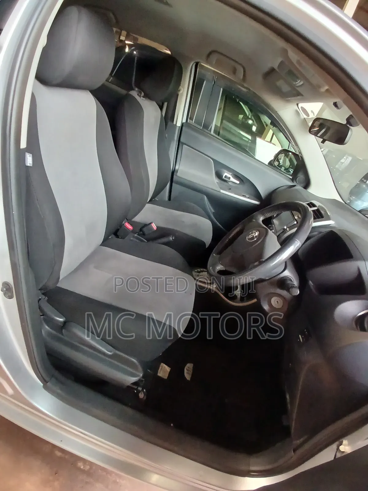 Toyota IST 2012 Silver