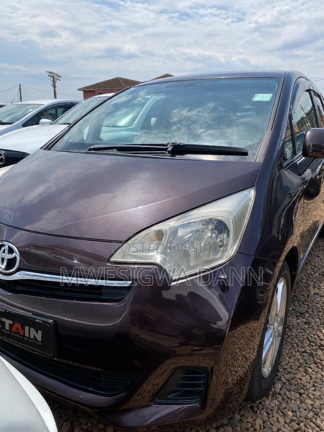 Toyota Ractis 1.5 FWD 2012 Purple