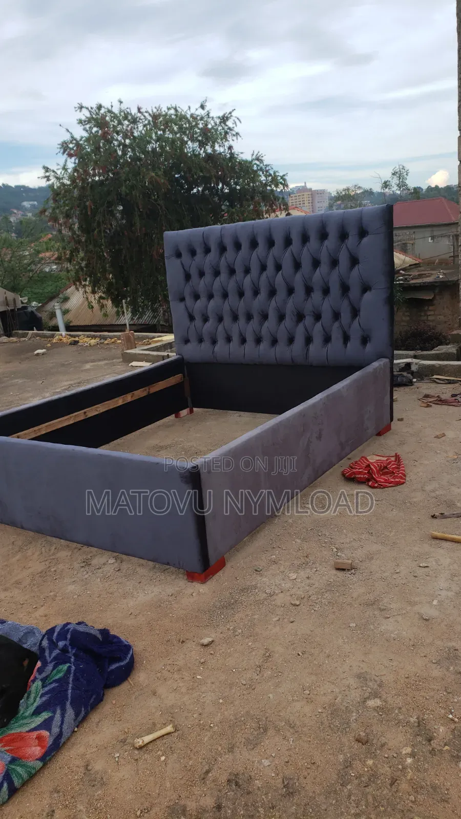 Gray 5x6 Bed