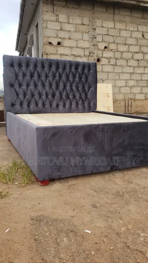 Gray 5x6 Bed