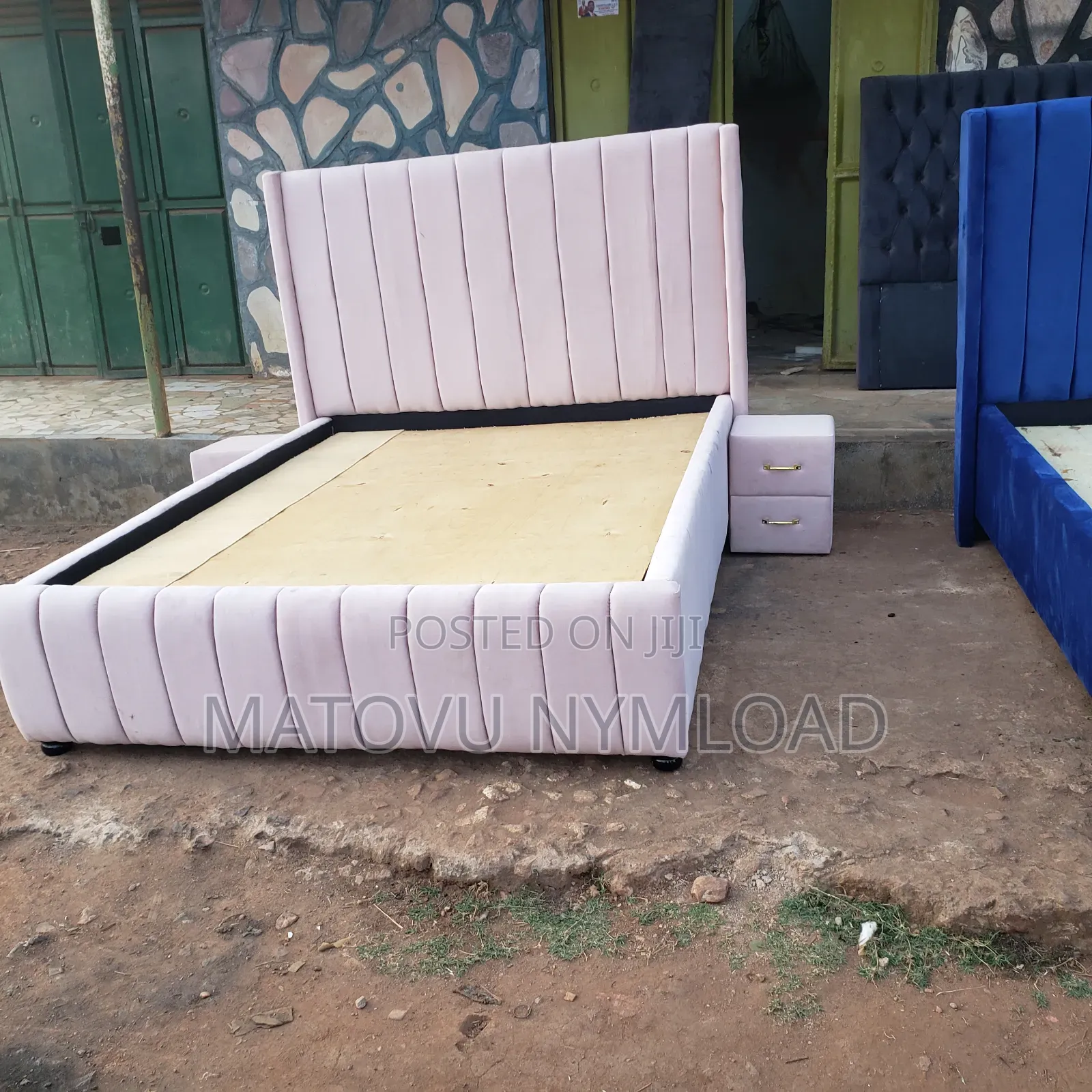 Pitch Colored Bed 5x6