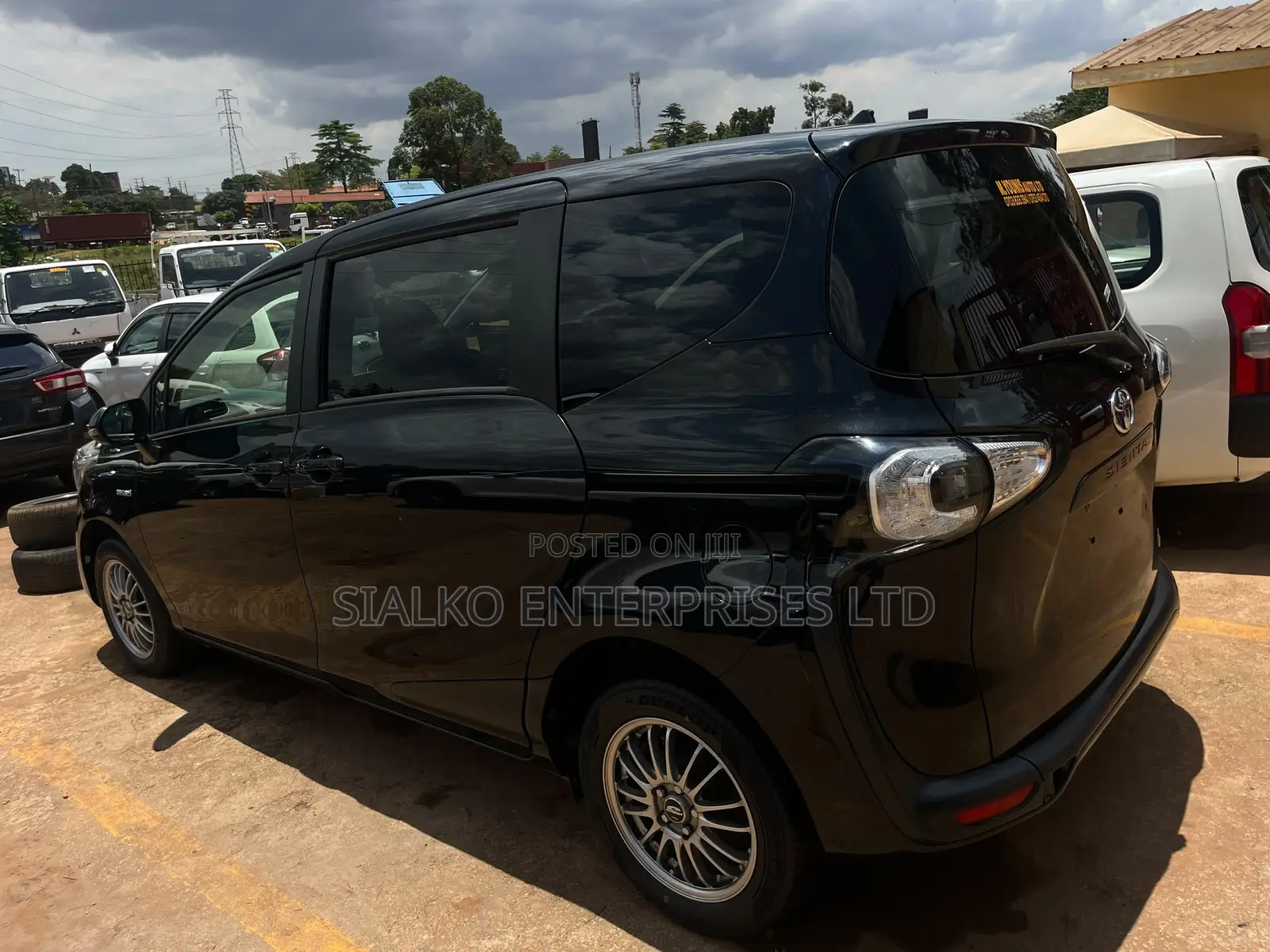 Toyota Sienta 2017 Black