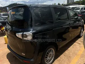 Toyota Sienta 2017 Black
