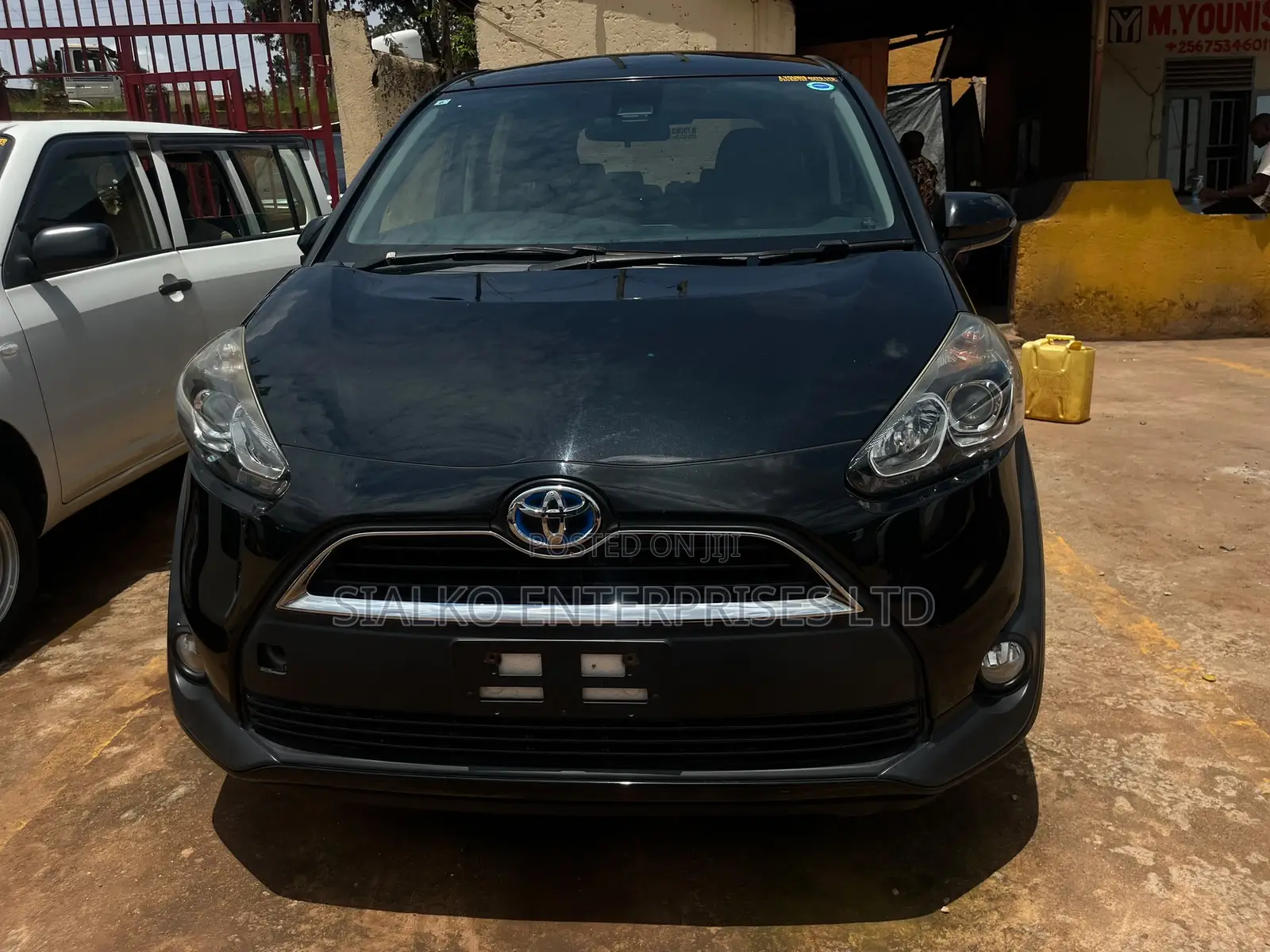 Toyota Sienta 2017 Black