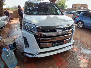 Toyota Noah 2.0 AWD (7 Seater) 2018 White