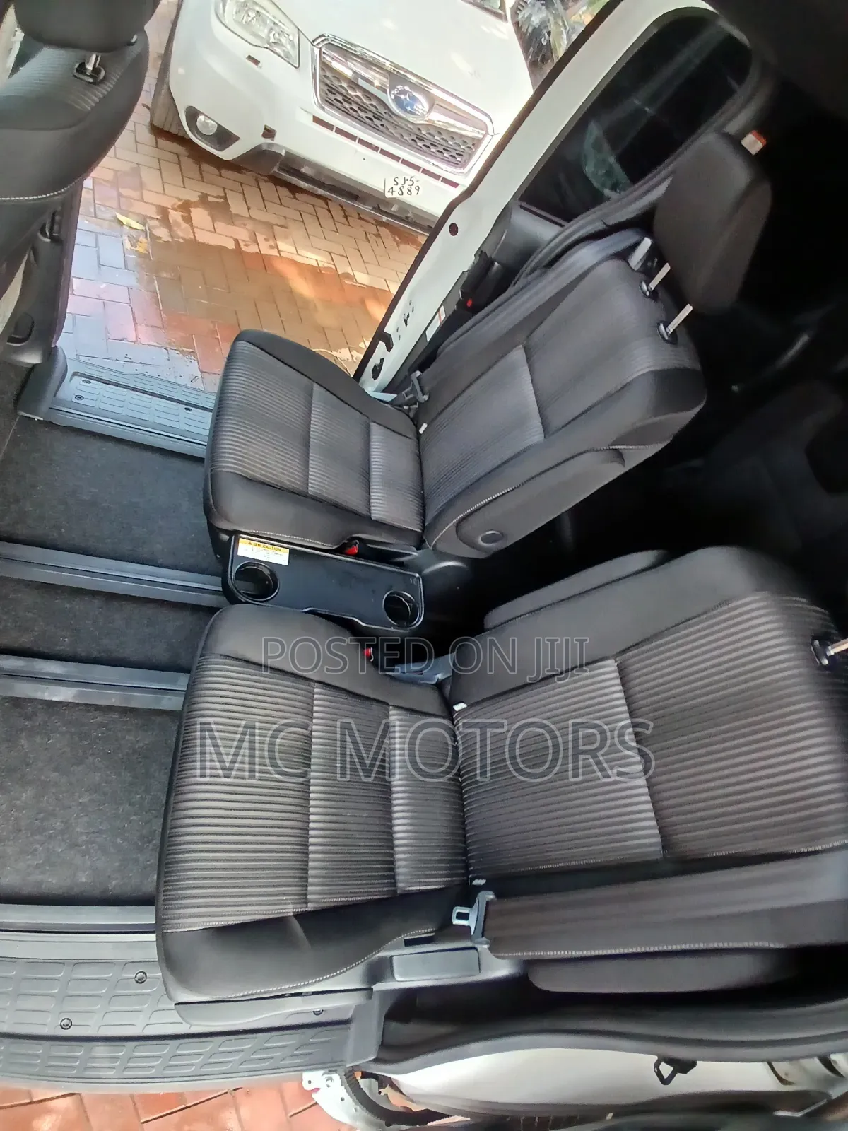 Toyota Noah 2.0 AWD (7 Seater) 2018 White