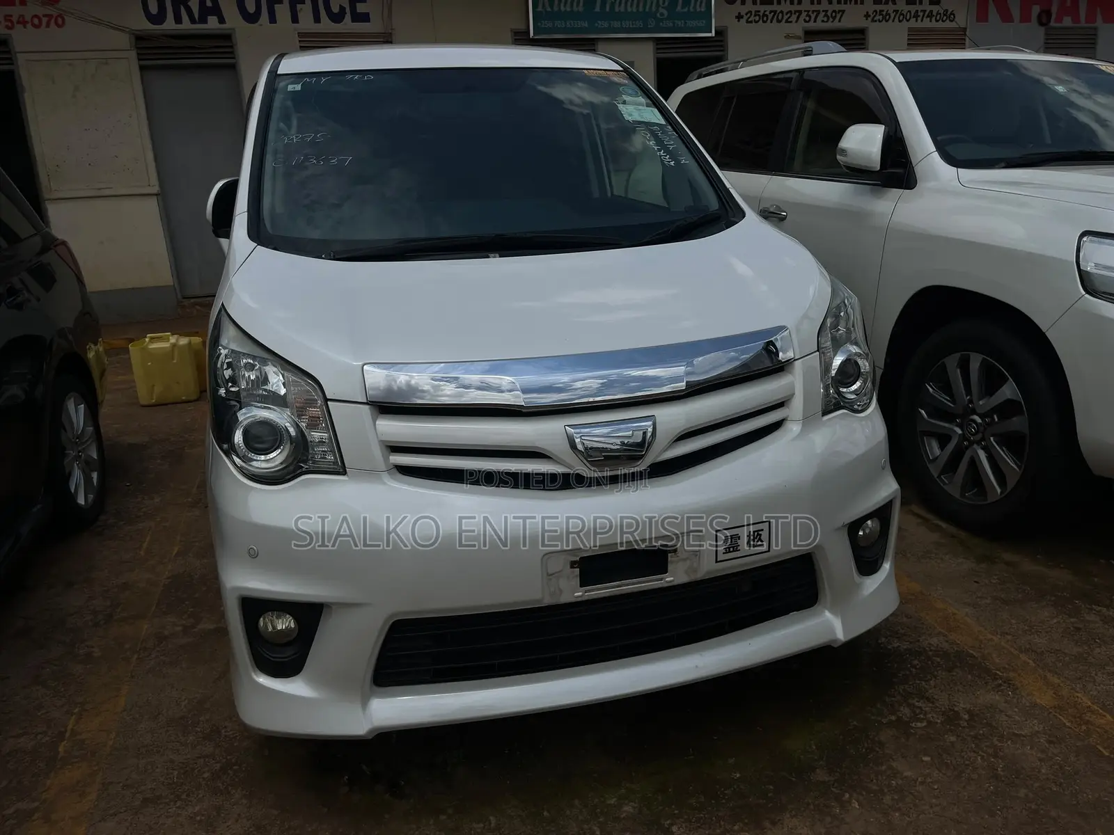 Toyota Noah 2013 White