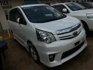 Toyota Noah 2013 White