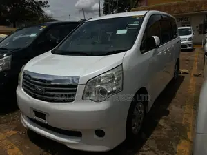 Toyota Noah 2013 White