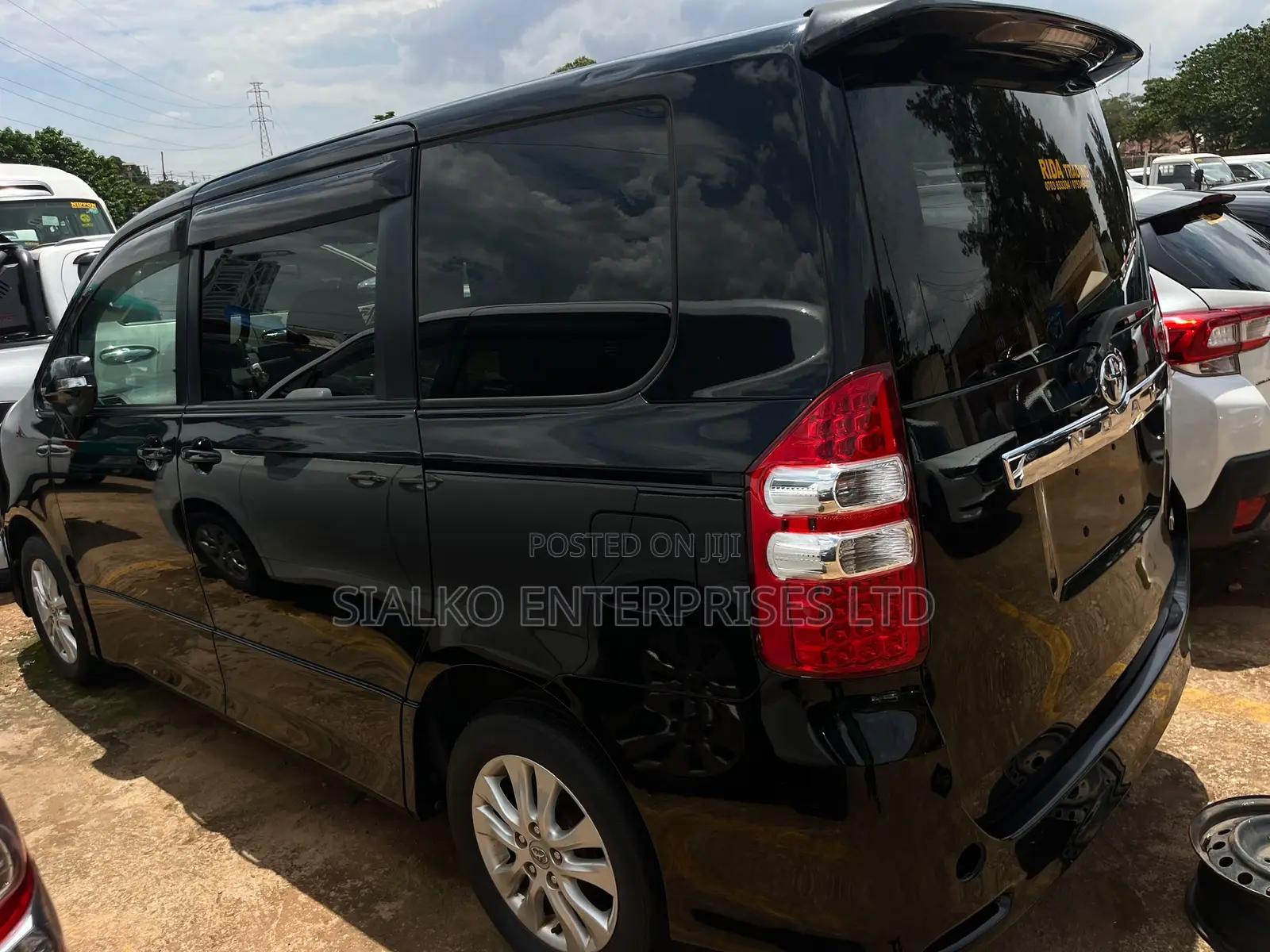 Toyota Noah 2013 Black
