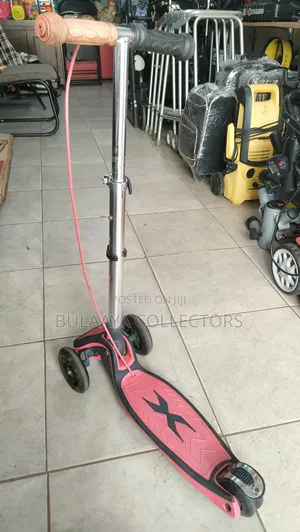 UK Used the Moon Xplora 3-Wheel Children's Kick Scooter.