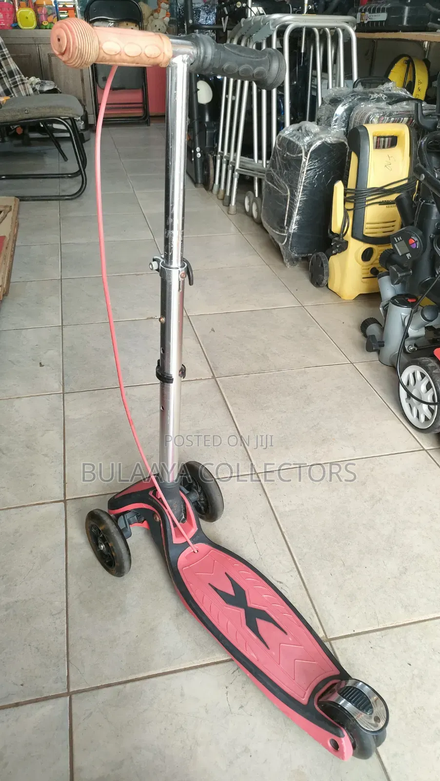 UK Used the Moon Xplora 3-Wheel Children's Kick Scooter.