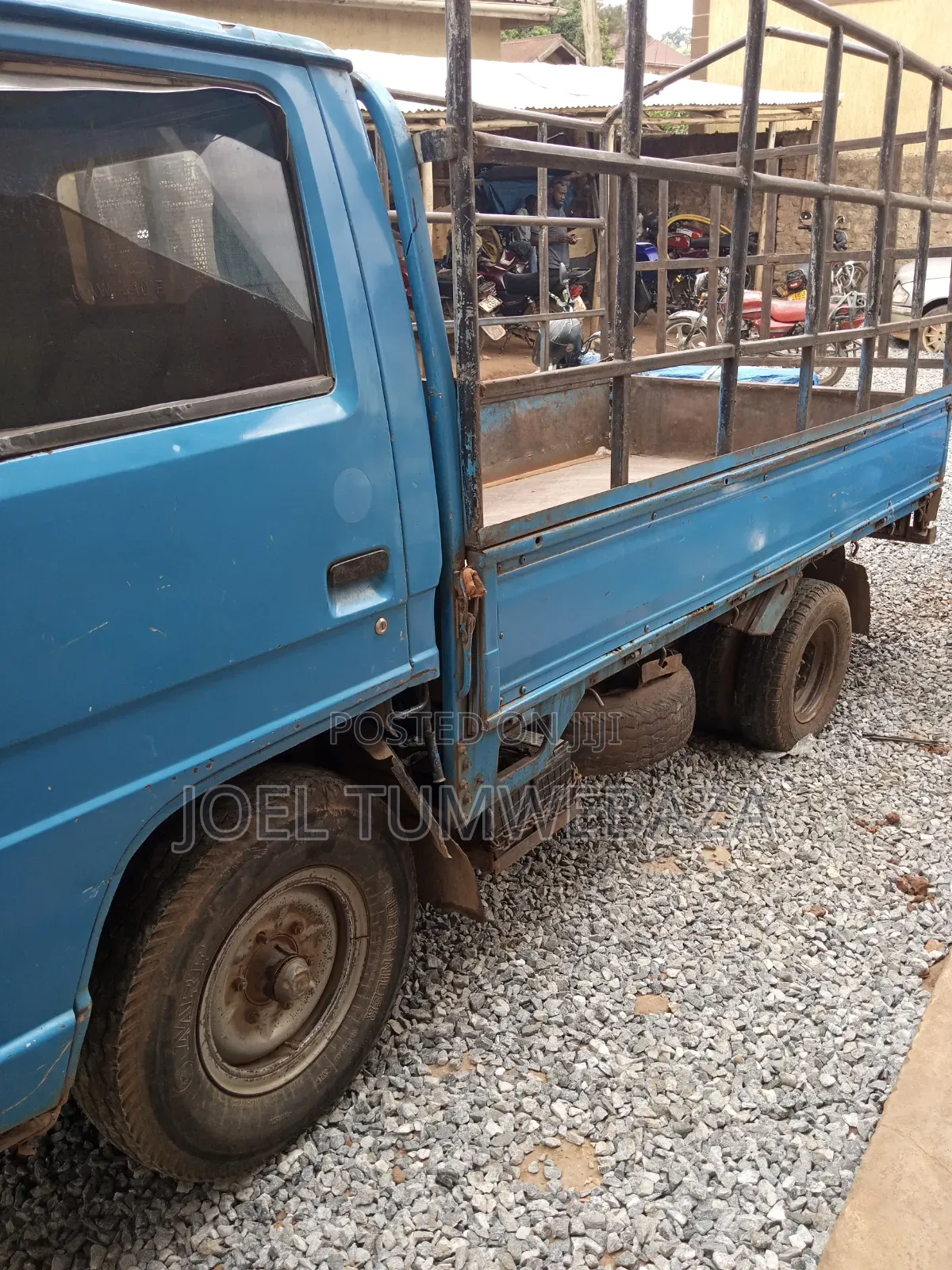 Isuzu Elf 250