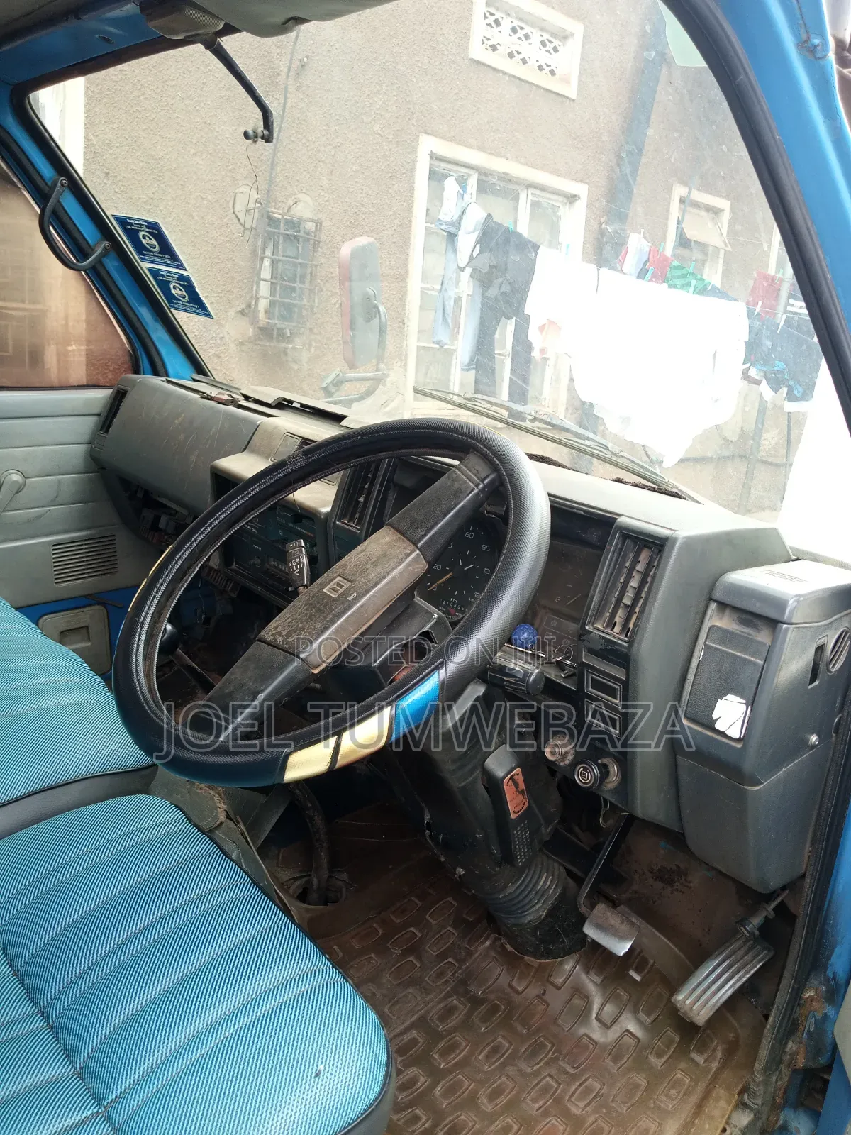 Isuzu Elf 250