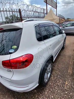 Volkswagen Tiguan S 4Motion 4dr SUV AWD (2.0L 4cyl Turbo 6A) 2015 White
