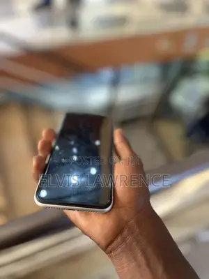 Apple iPhone 11 64 GB White