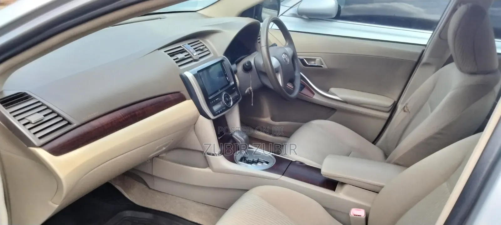 Toyota Premio 2010 Silver
