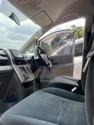 Toyota Noah 2009 White