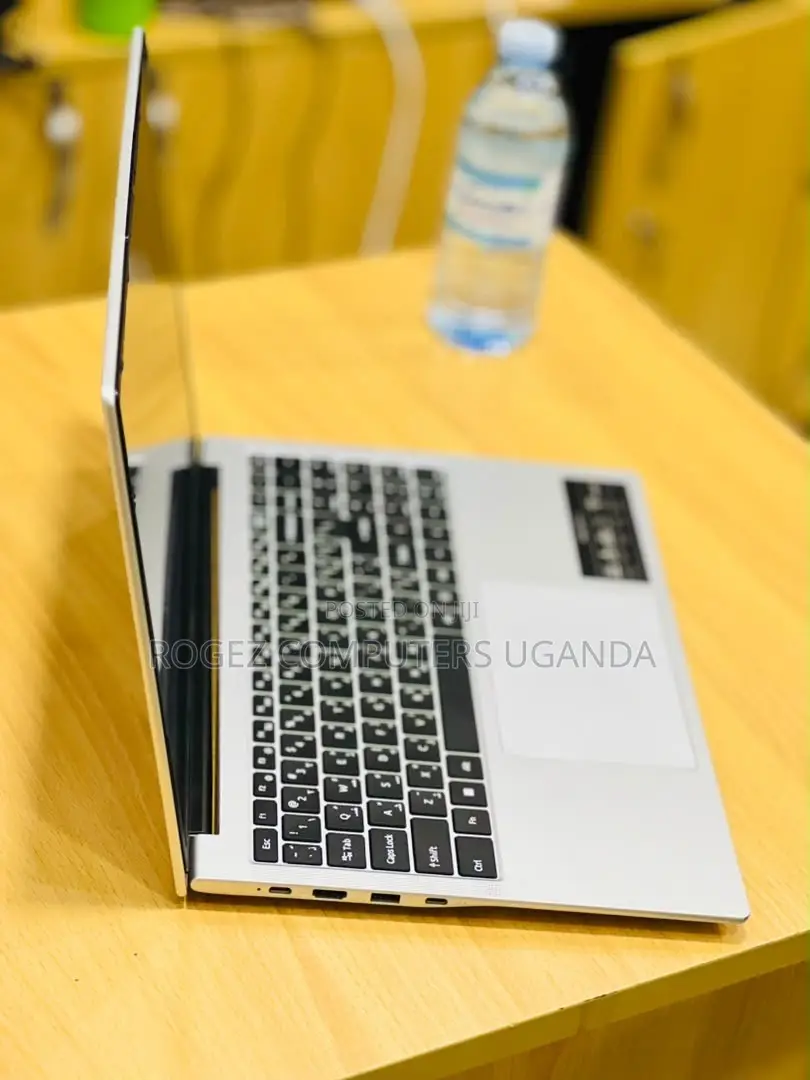 New Laptop Acer Aspire Lite 16 8GB Intel Core i7 SSD 512GB