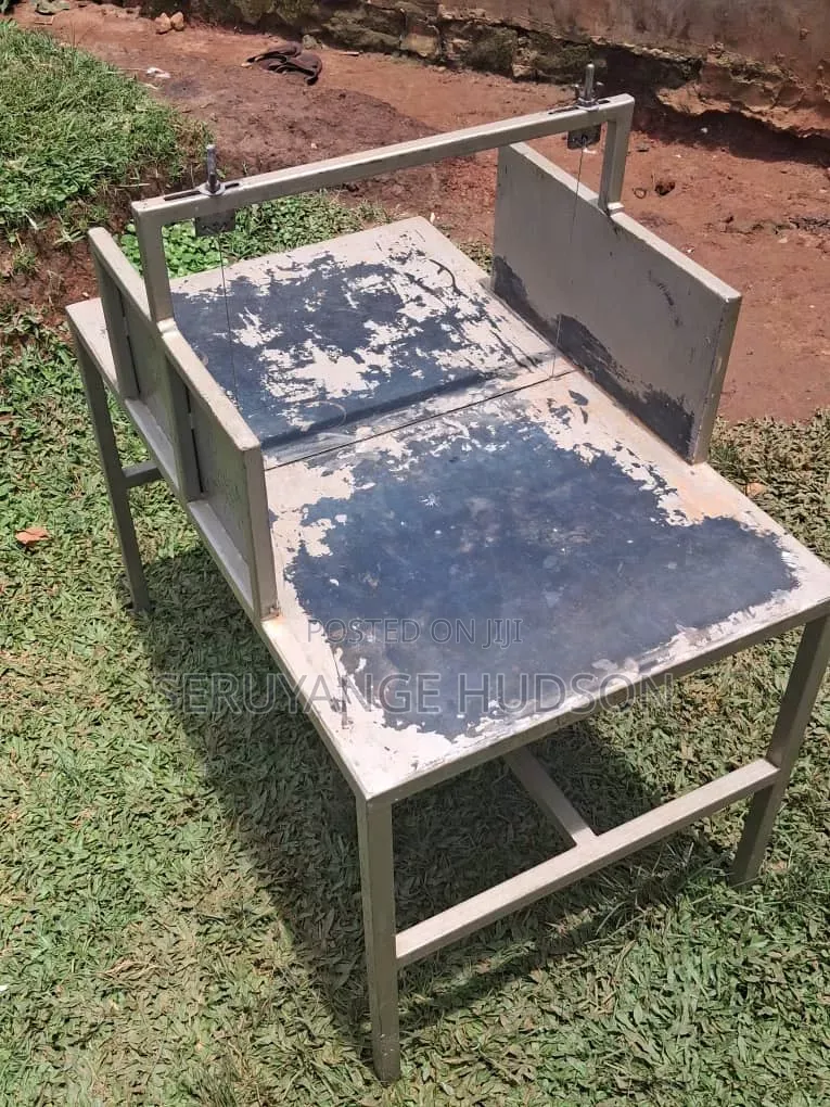 Table Cutting Machine