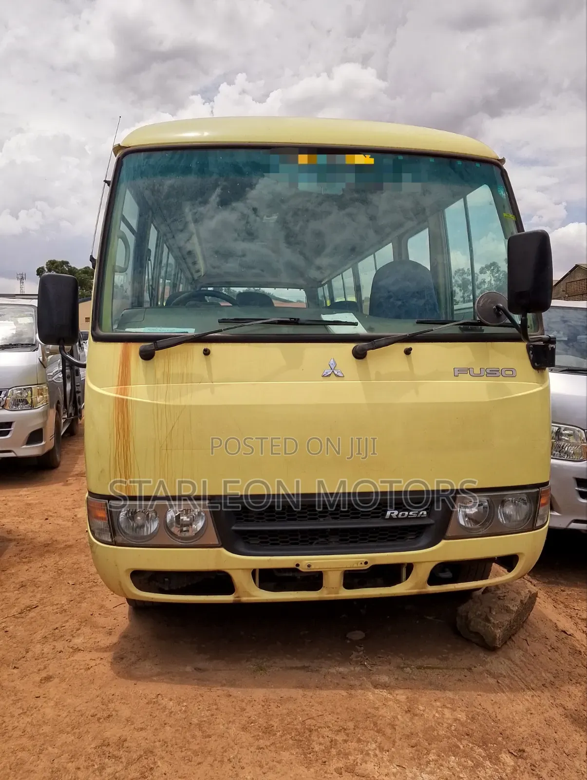 Mitsubishi Fuso Rosa 2016 Yellow