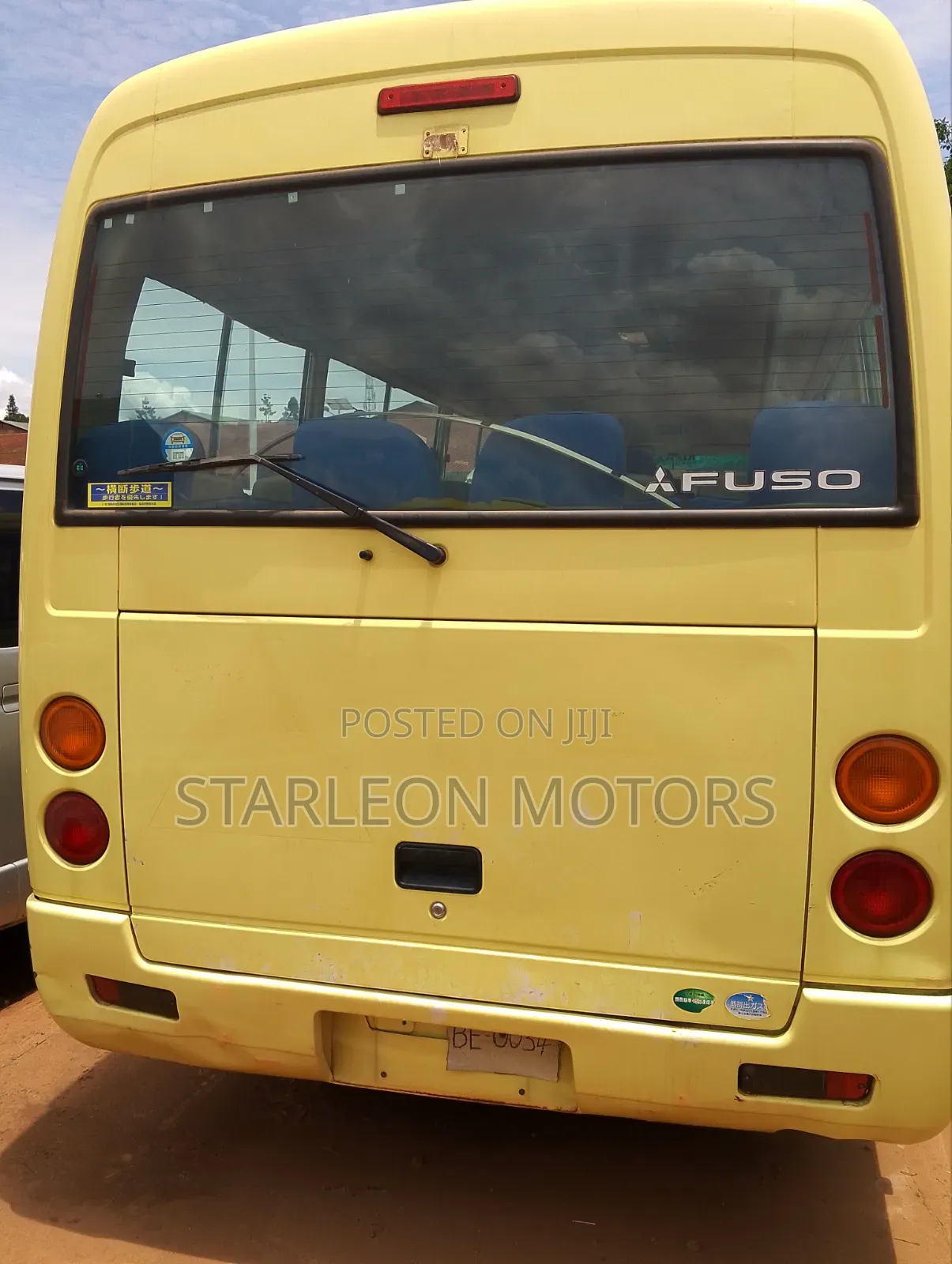 Mitsubishi Fuso Rosa 2016 Yellow