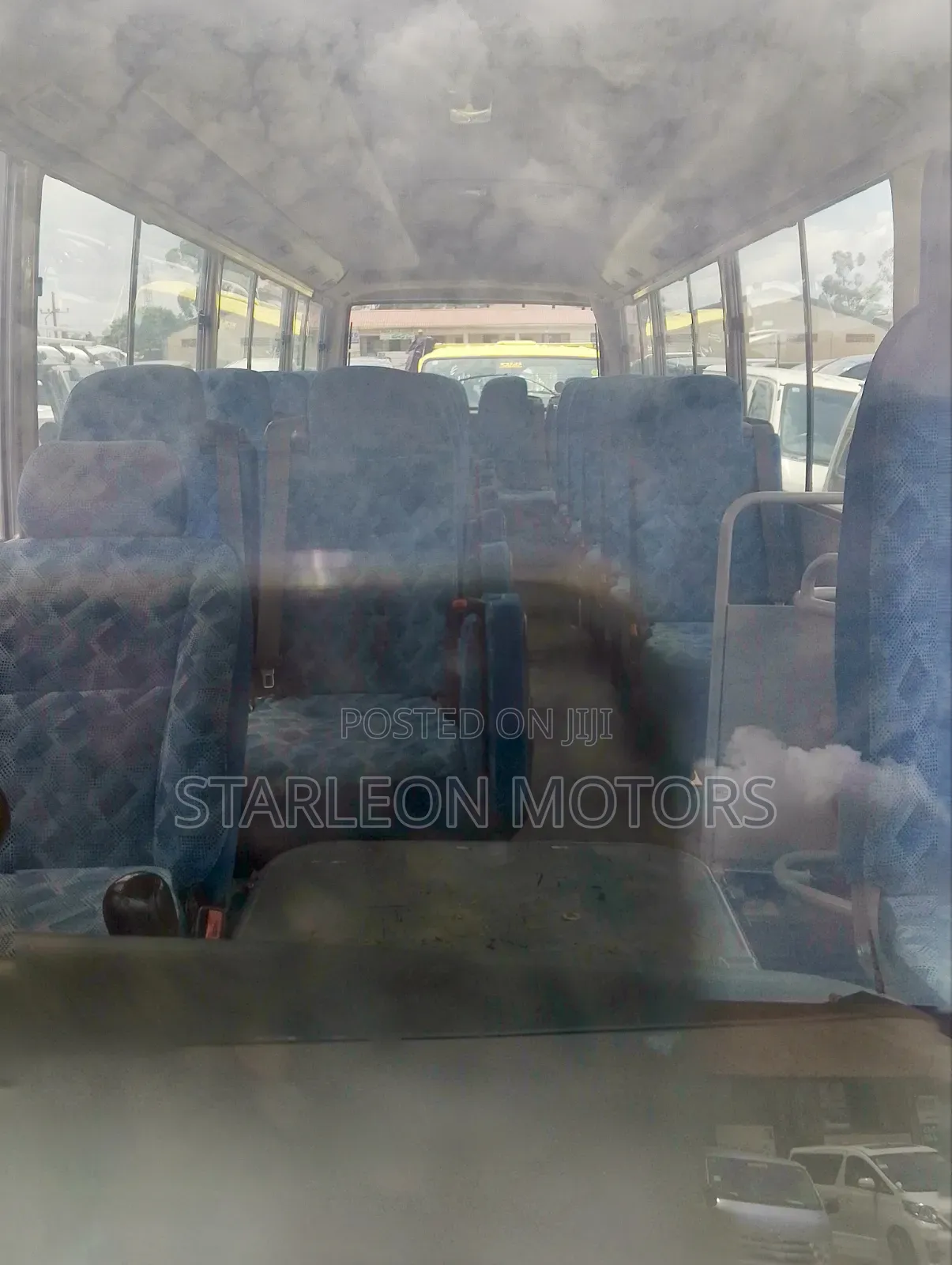 Mitsubishi Fuso Rosa 2016 Yellow