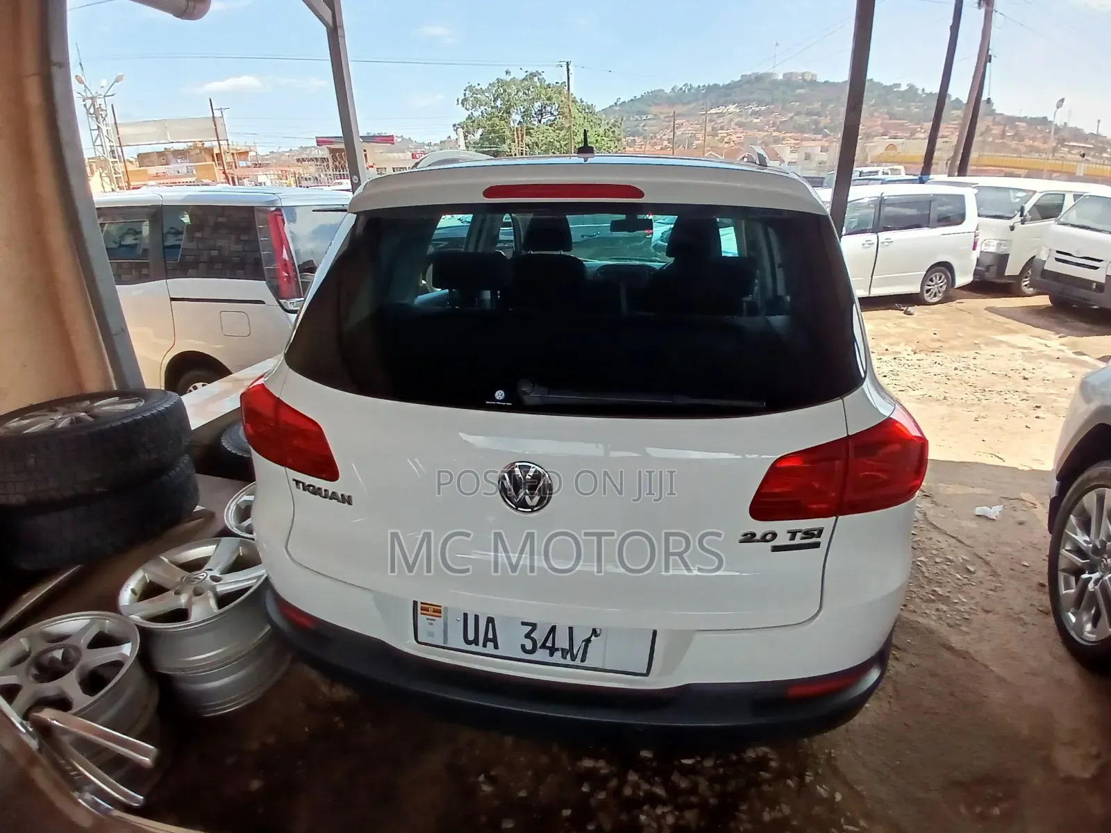 Volkswagen Tiguan R-Line 4Motion 4dr SUV AWD (2.0L 4cyl Turbo 6A) 2014