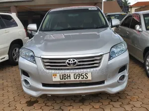 Toyota Vanguard 2010 Silver