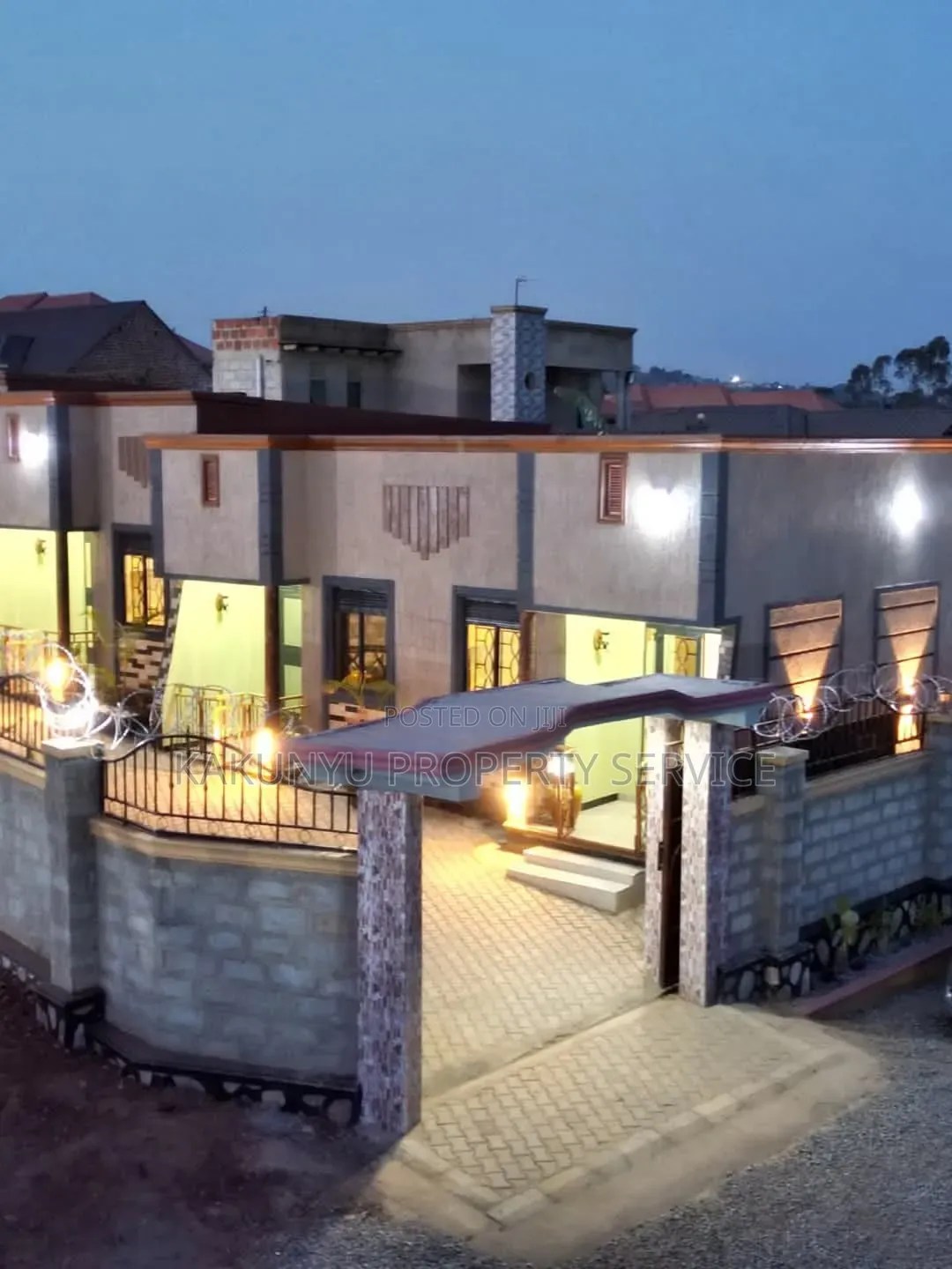 Furnished Studio Apartment in Nkoowe, Wakiso / Wakiso for sale