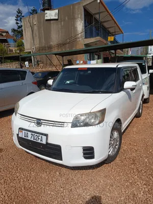 Toyota Corolla Rumion Hatchback 1.8 FWD 2011 White
