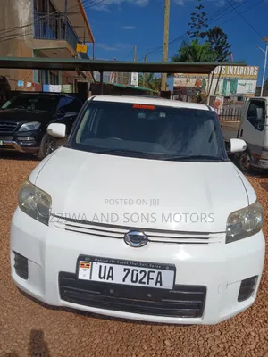 Toyota Corolla Rumion Hatchback 1.8 FWD 2011 White