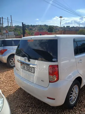 Toyota Corolla Rumion Hatchback 1.8 FWD 2011 White